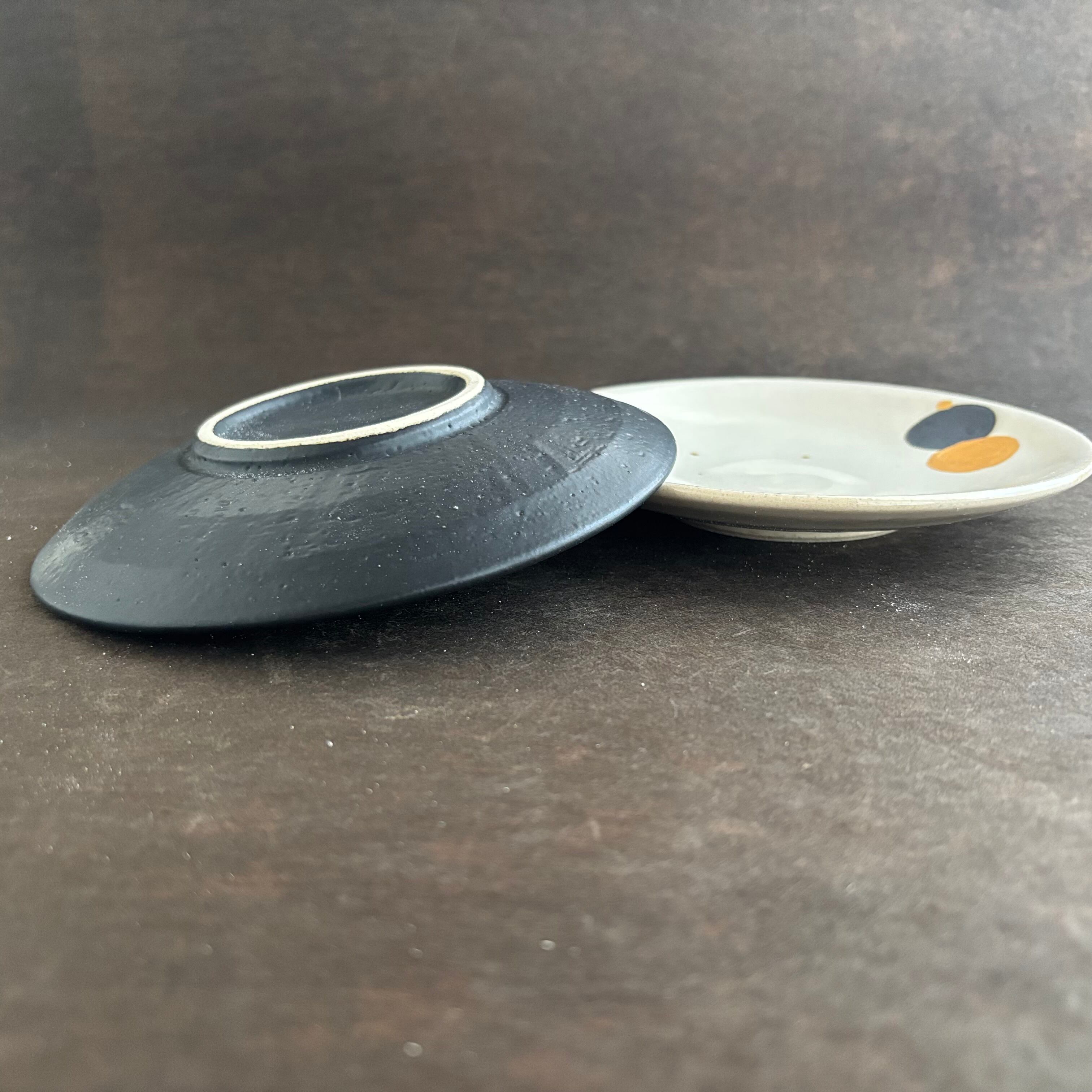 金彩お月お皿　白と黒