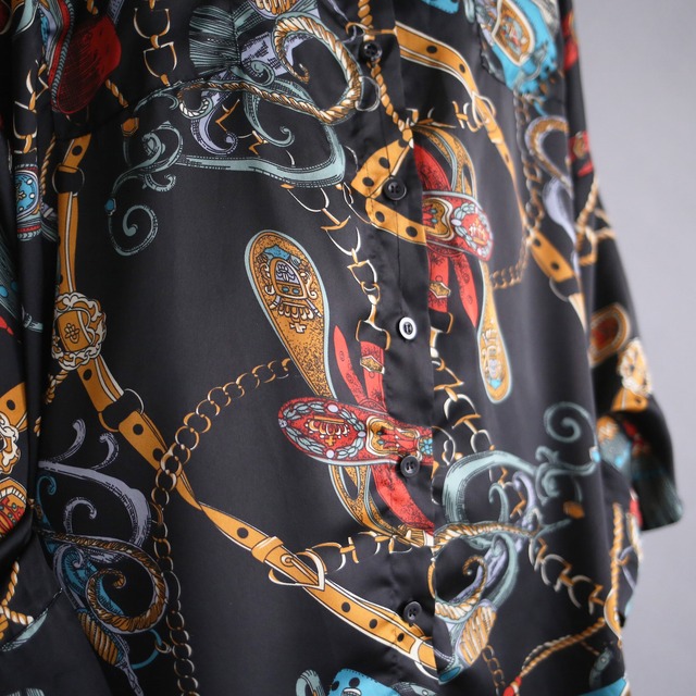 black base scarf motif pattern over size shirt