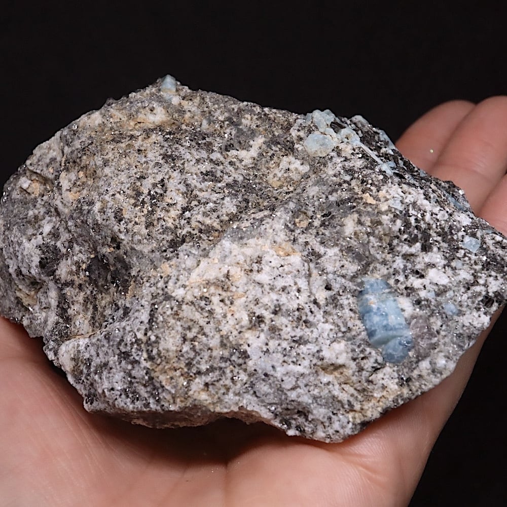 自主採掘！アクアマリン カリフォルニア産 425g AQ337 鉱物 原石