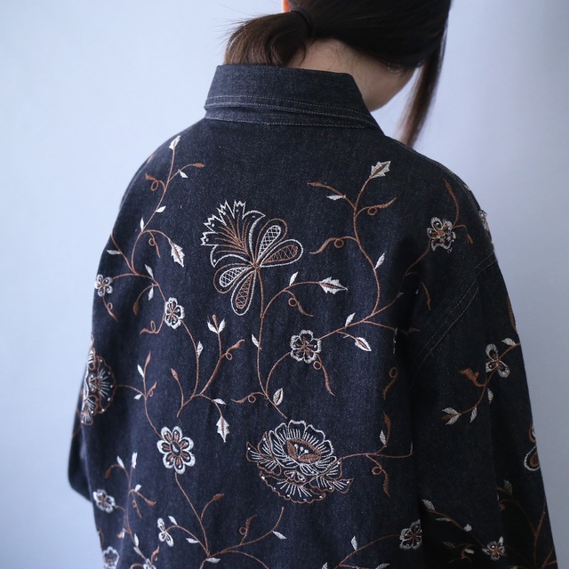 "刺繍" flower and beads design over silhouette black denim jacket