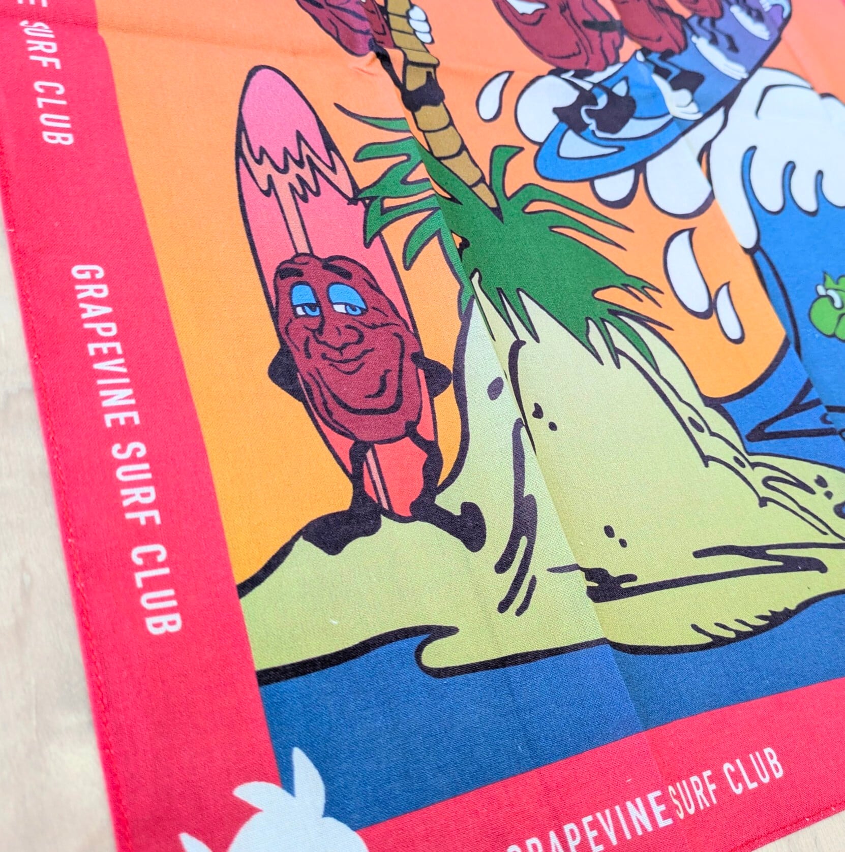 ♧【California Raisins(カリフォルニアレーズン)】『SURF』 バンダナ / ランチクロス 〚アメリカン雑貨 アメトイ〛