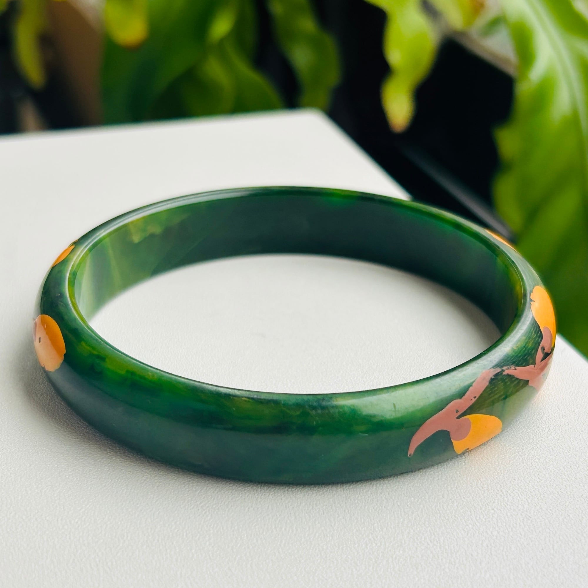BAKELITE Hand painted Spinach Green バングル | Milo Antiques & Vintage