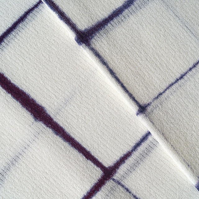 【和小物さくら・帯揚げ】胡粉色×紫紺　板締め絞り　絽ちりめん帯揚げ　No.250515⑦