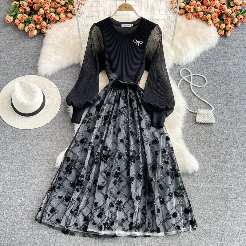 フェイクツーピース スカート ワンピース プルオーバー ミモレ ミモレ丈 袖あり パフスリーブ ラウンドネック Aライン レース 刺繍 ハイウエスト かわいい 大人可愛い カジュアル おしゃれ お洒落 レトロ 大人女子 ラブリー ガーリー 存在感 花柄 フラワー 秋 10代 20代 レディース 女性用 デート お出かけ 女子会 お泊まり 休日 イベント ファッション インスタ映え サイズ S M L XL 2XL 白 ホワイト 黒 ブラック 灰色 グレー アプリコット