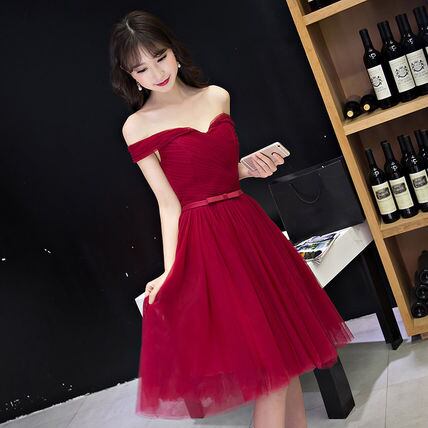 大人っぽい深紅のオフショルダーパーティードレス 結婚式 | BIANKA