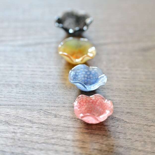 乾山焼 三代乾山 菊図 手付菓子器 木箱 陶芸 草花 鉢 時代【MA480】 乾山焼 三代乾山 菊図 手付菓子器 木箱 陶芸 草花 鉢 時代