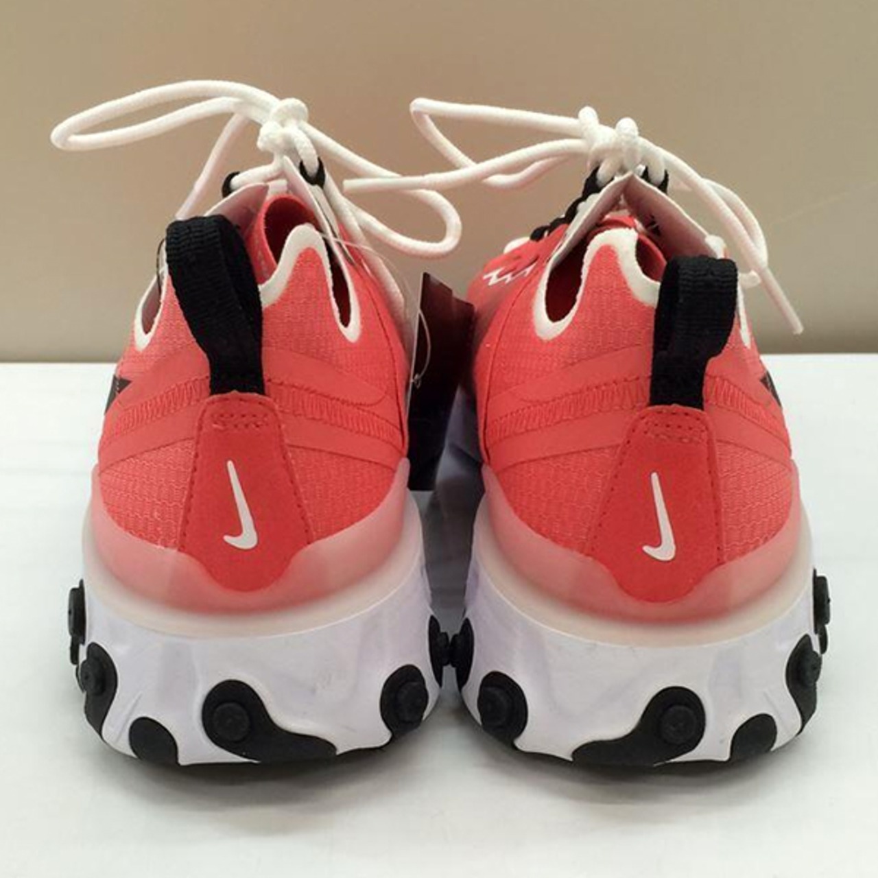 NIKE(ナイキ)REACT ELEMENT 55 SEローカットスニーカー/ピンク