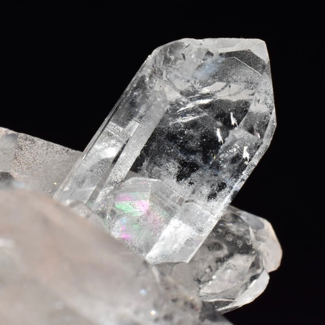 高品質!虹入り水晶クラスター(ゼッカクリスタル)ブラジル ゼッカ・デ・ソウザ産 ZQ09