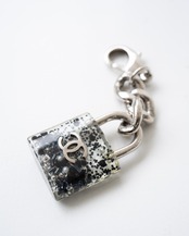 〈CHANEL〉CC mark padlock charm 2014AW