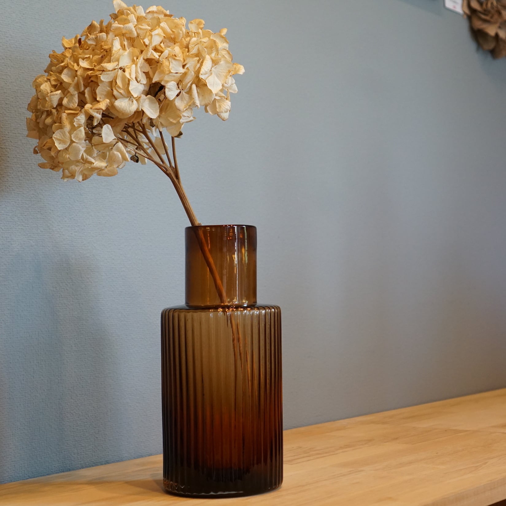 紫陽花のドライフラワーとの相性 なフラワーベース ｇｌａｓｓ フラワーベース プロップ トール Br Monogatari Onlineshop