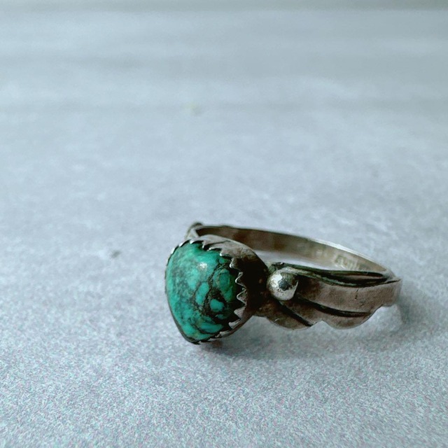 【J310】ヴィンテージ ナバホ　フィランダー・ピアソ　ターコイズ ハートリング