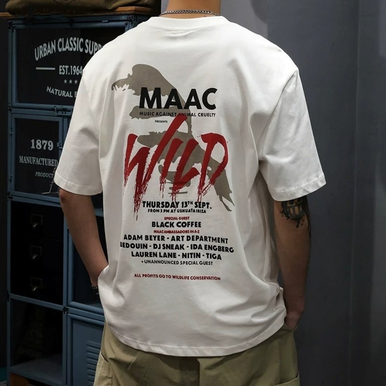 ラフフォントグラフィックバックプリントTシャツ 4col   A00241