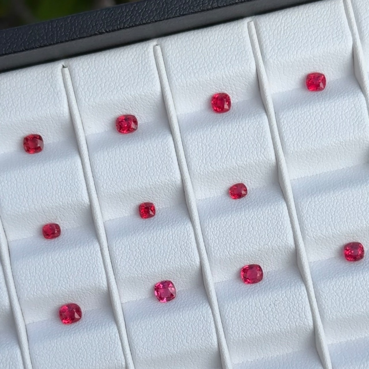 ミャンマースピネル 4.9x4.9mm, 0.56ct