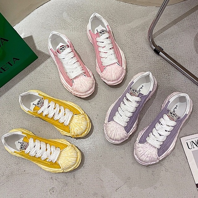 【送料無料】シューズ レディース 靴 クツ くつ スニーカー ローカット 丸み 丸っこい 丸い キャンバス 靴紐 厚底 脚長 フラット 個性的 かわいい ガーリー キュート レトロ ルーズ ラフ パステルカラー ビビットカラー ピンク 黄色 イエロー 紫 パープル こなれ感 インスタ映え アイテム 韓国 ファッション カジュアル コーデ デート 通学 学生 休日 公園デビュー 普段使い 運動 レジャー お出かけ 主役級 10代 20代 30代 春 25cm トレンド 抜け感 オシャレ db1692