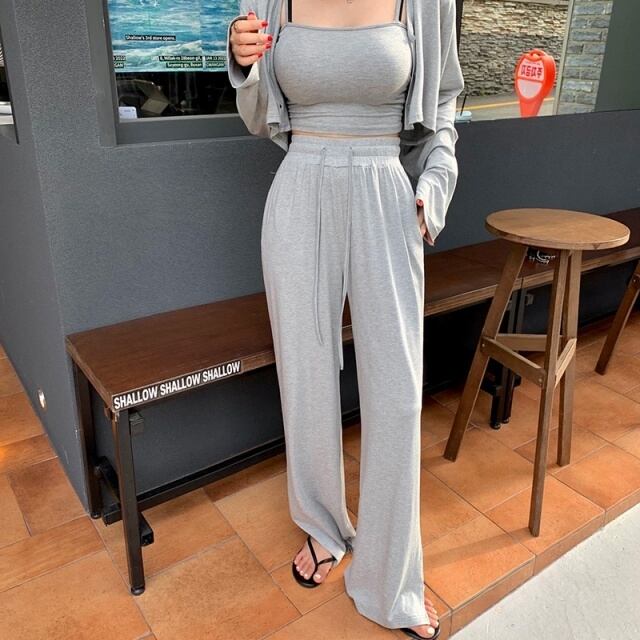 【予約販売】3点セット セットアップ レディース ブラトップ カップ付き 無地 キャミソール ベージュ ブラック グレー スリット ワイドパンツ ハイウエスト ショート丈 美ライン 体型カバー こなれ感 大人可愛い 楽ちん 旅行 韓国 春 夏 秋 トレンド フリー