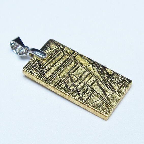 ギベオン ペンダント 隕石 メテオライト ゴールド 一点物 メール便可 112-13547