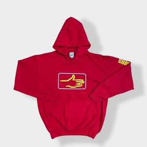 【GILDAN】メキシコ製 HEAVYWEIGHT プリント パーカー 袖ロゴ プルオーバー スウェット フーディー hoodie M 赤 ヘビーウェイト us古着