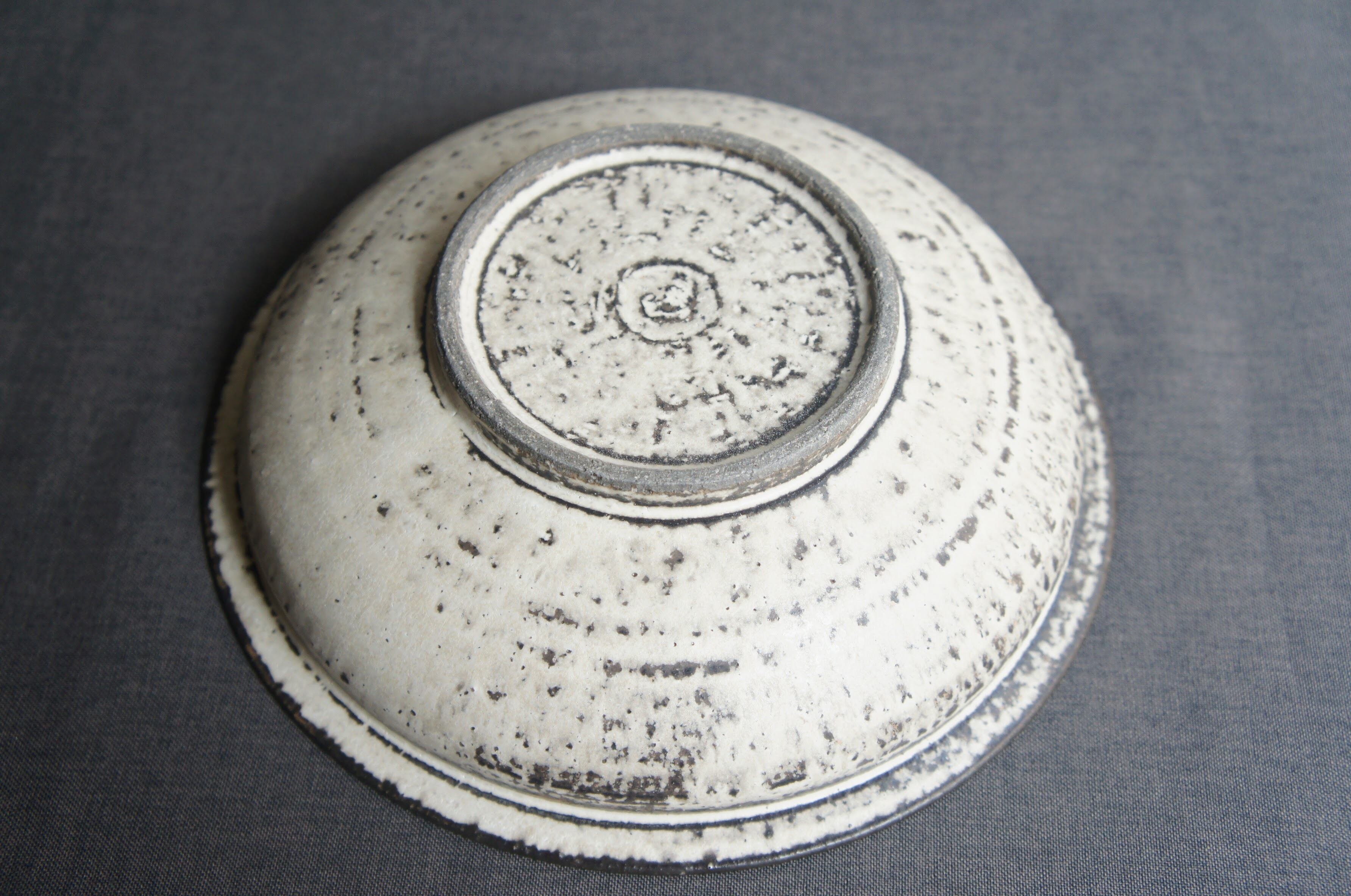 毎日の食卓を彩る名脇役のカレー皿 （山本雅則 信楽焼 幸山窯） | 器と