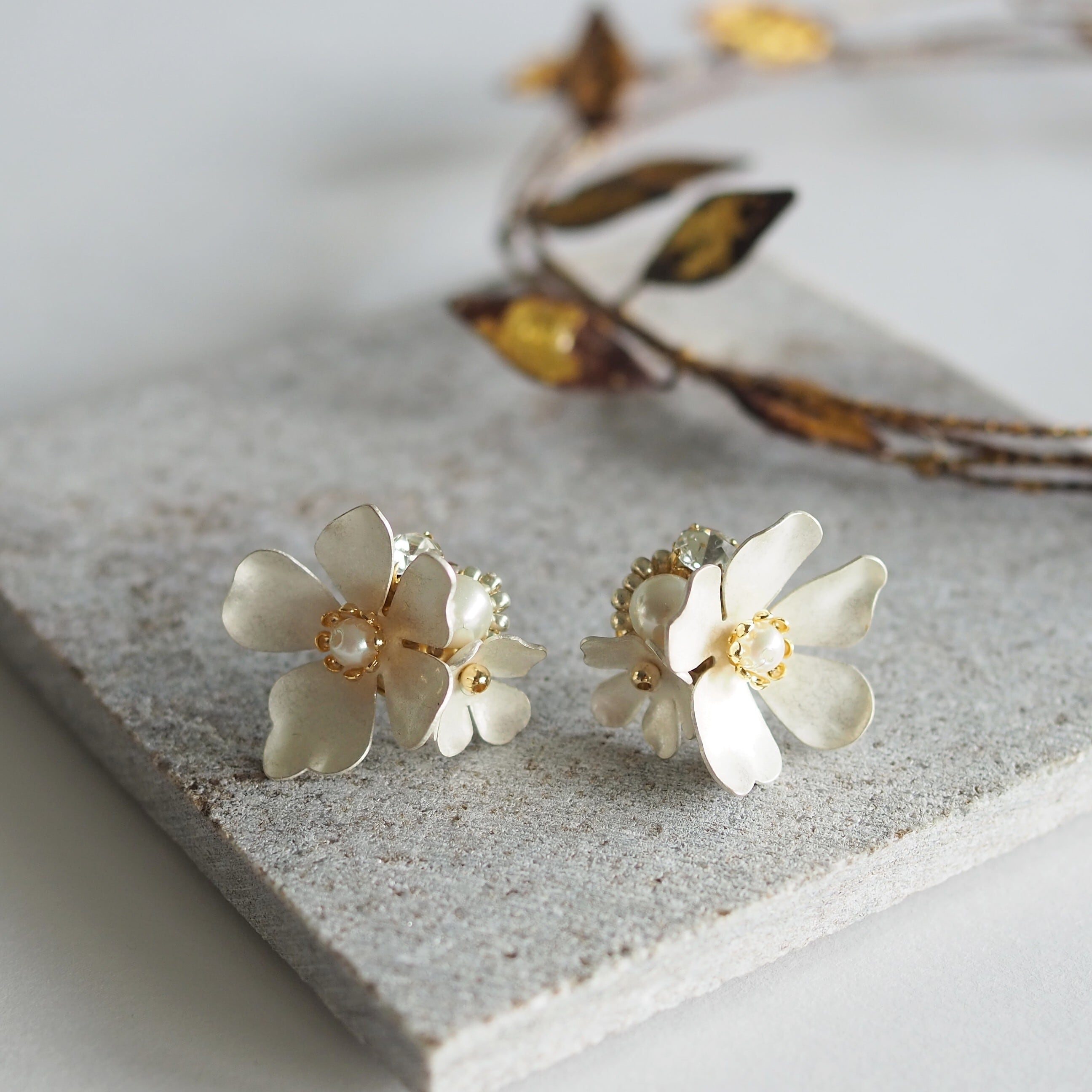 white bouquet ピアス/イヤリング | kanade