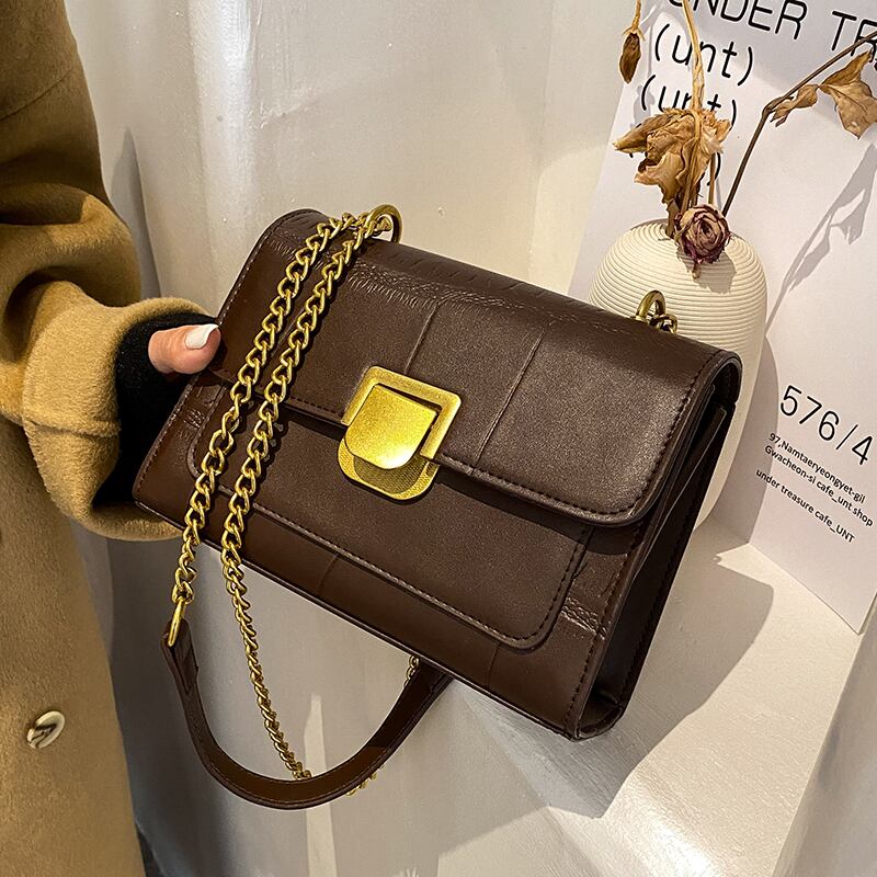 スタンダードレッドオータムウィンターチェーン レトロ 秋物 冬物 スクウェア メッセンジャーバッグ Tiancai_Wing_Bag46662095416