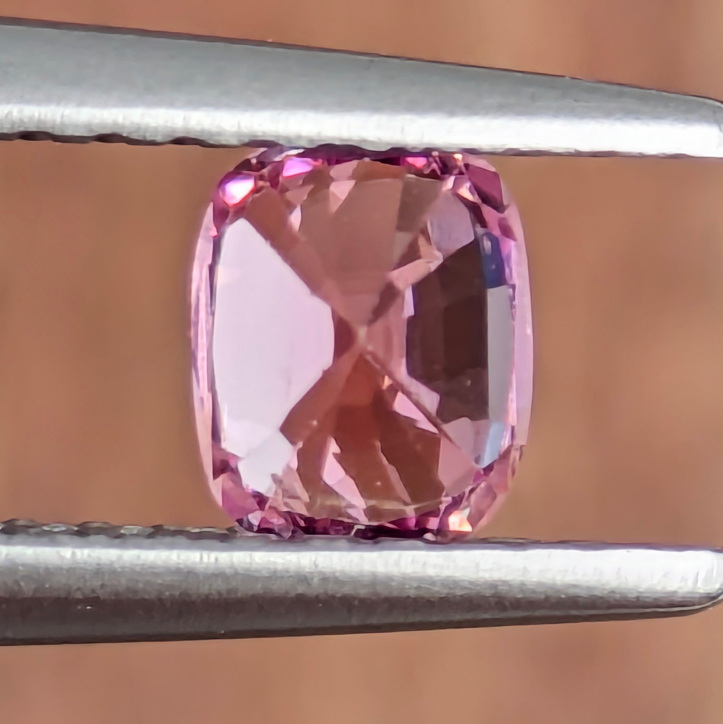 ピンクスピネルルース 【0.52ct】PRO208148 | Gem's Subculture