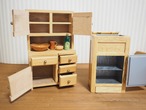 木製 キッチンキャビネット・冷蔵庫・ベッド 4点セット、おまけ小物付き 画像7