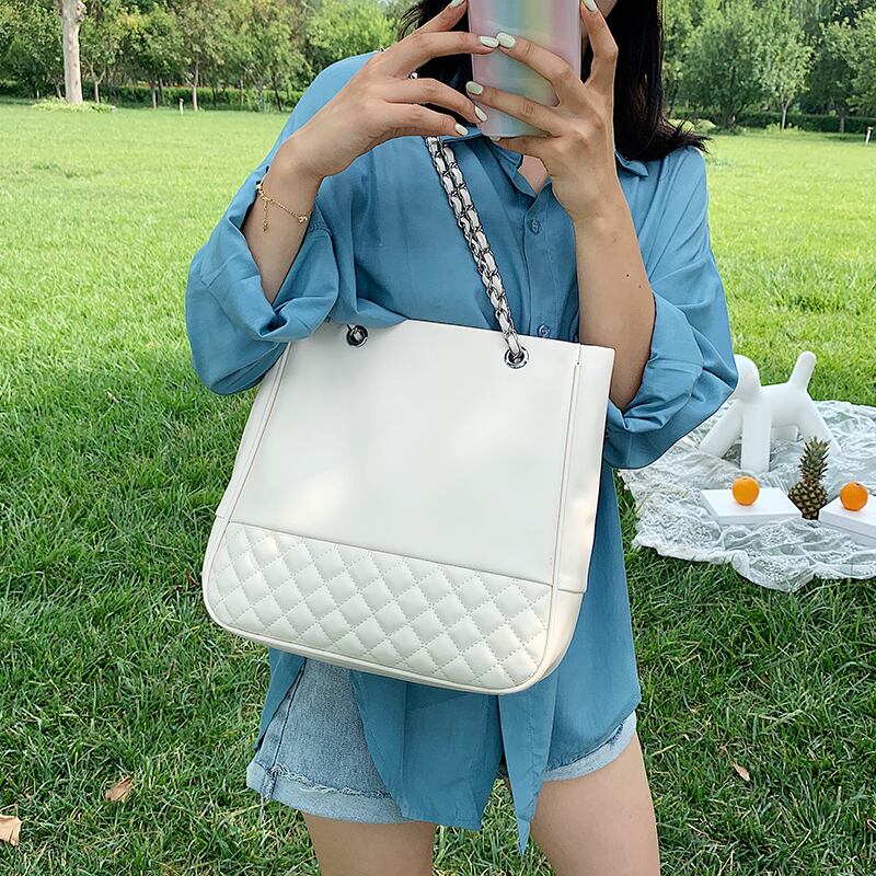 大容量バッグ女性バッグ2020新しい波夏のファッションひし形チェーンショルダーメッセンジャーバッグネット赤トートバッグ Tiancai_Wing_Bag4342038