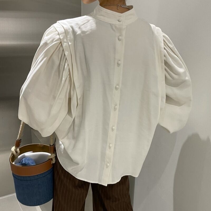 Back button high neck blouse《3color》