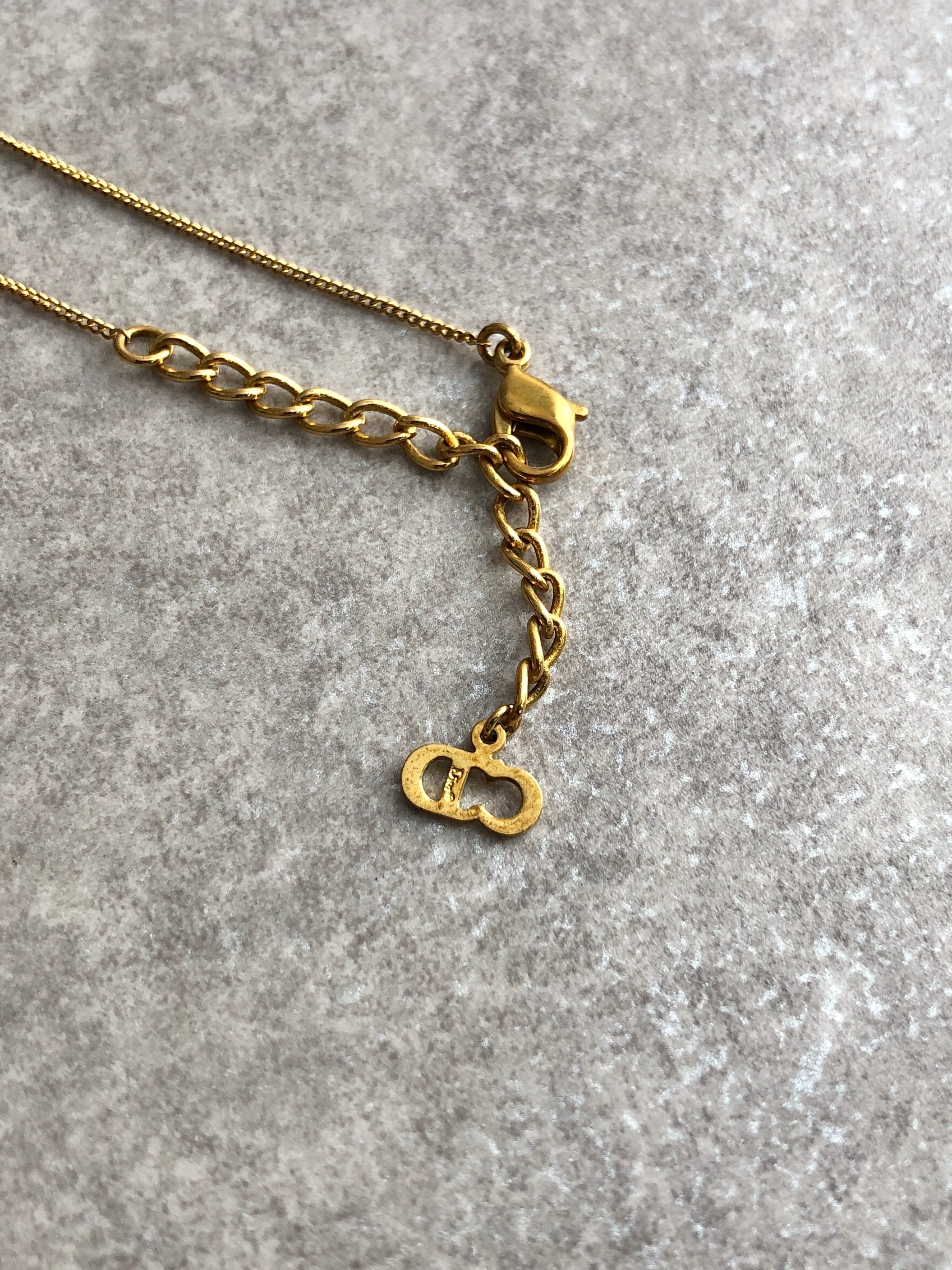 メルカリ便♡Christian Dior♡アンティーク風 ハンカチ ✨良品✨Dior 
