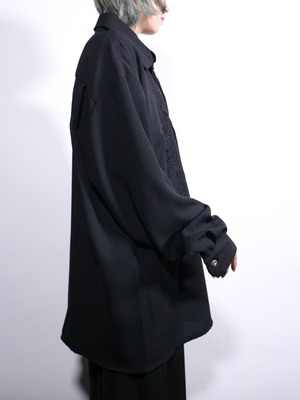 龍 embroidery oversize shirt