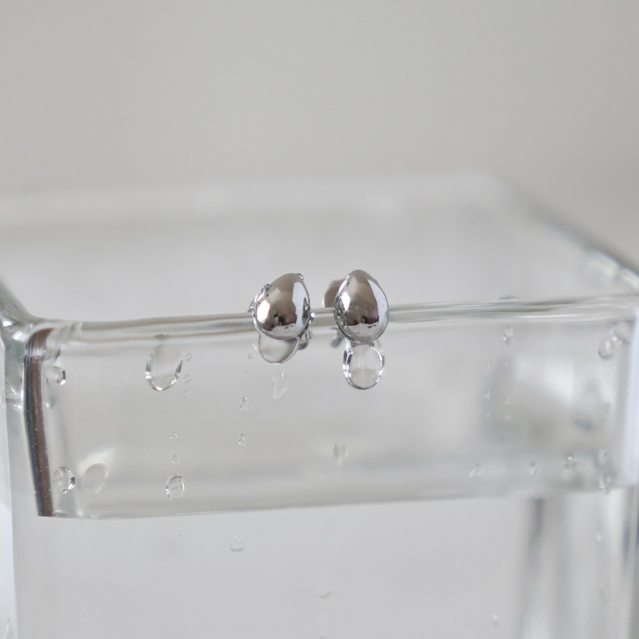 ドロップ ミニピアス サージカルステンレス SUS304