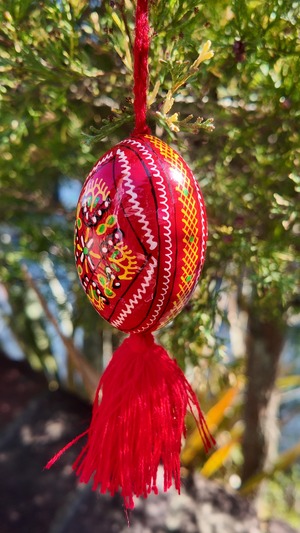 装飾用木製プィサンカ現代的なフツル様式（イースターエッグ）　