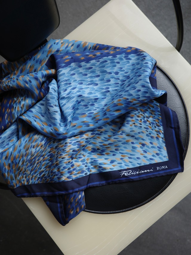 <vintage>blue design scarf