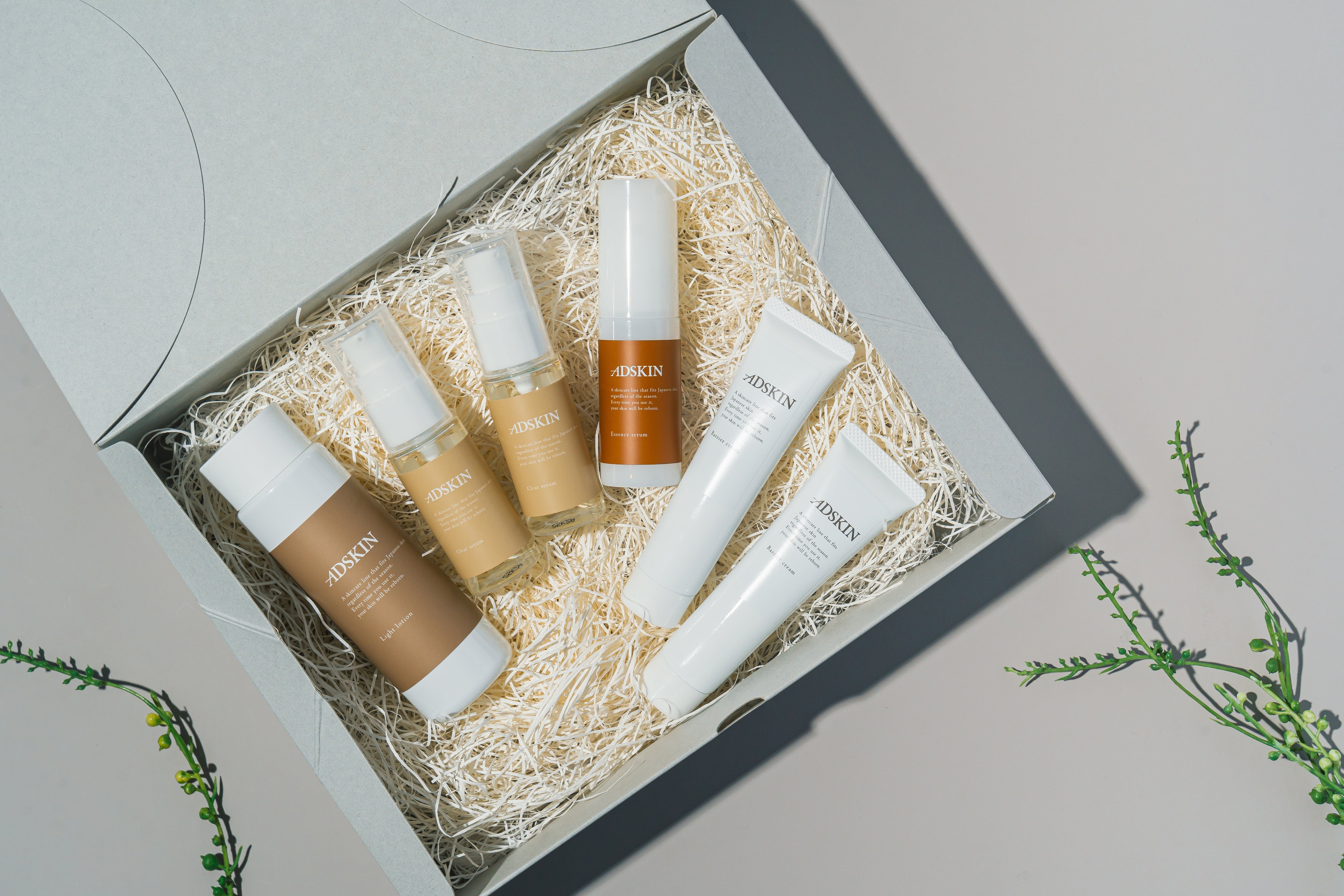 【定期便1ヶ月】ライトローション、クリアセラム×2本、エッセンスセラム、バリアクリーム×2本