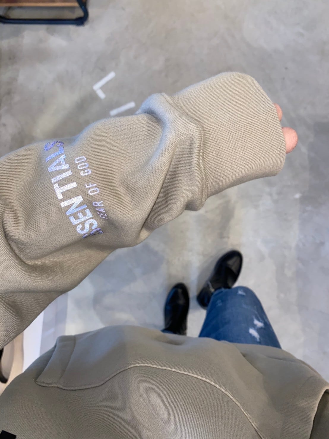 FOG ESSENTIALSフロントロゴ プルオーバーパーカー¥27,000+tax(29700