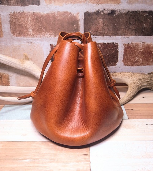 コロンとした巾着バッグ