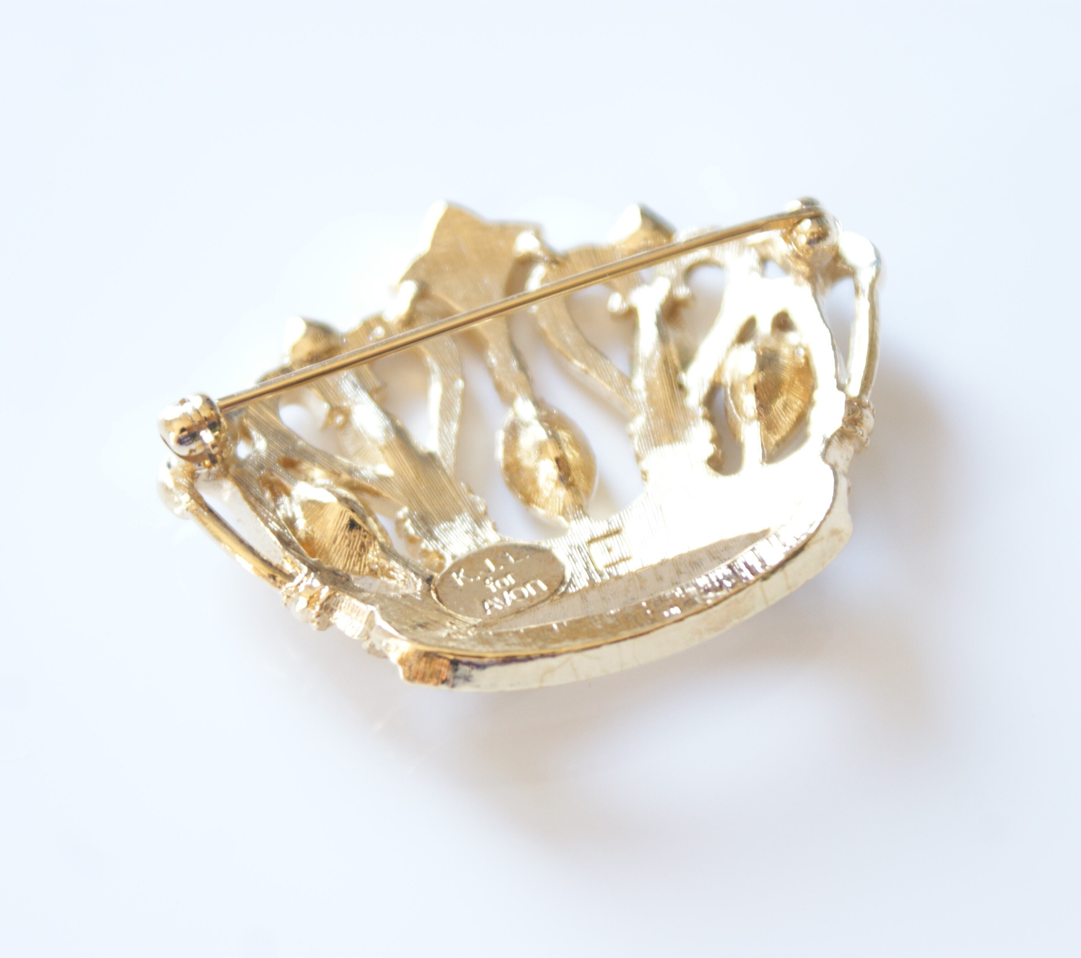 ヴィンテージブローチ K.J.L for AVON ケネス ジェイ レーン エイボン 王冠 / コスチュームジュエリー・アクセサリー
