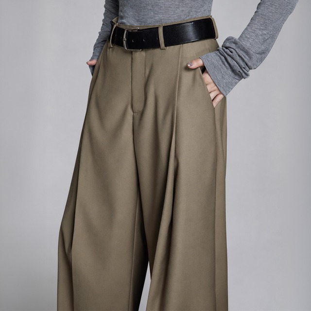 Wide leg tuck trousers A00078