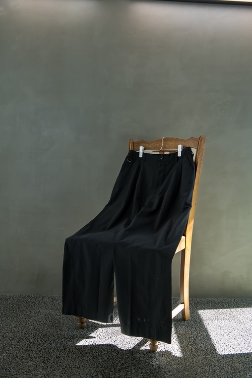 MCWオリジナル　タックワイドパンツ