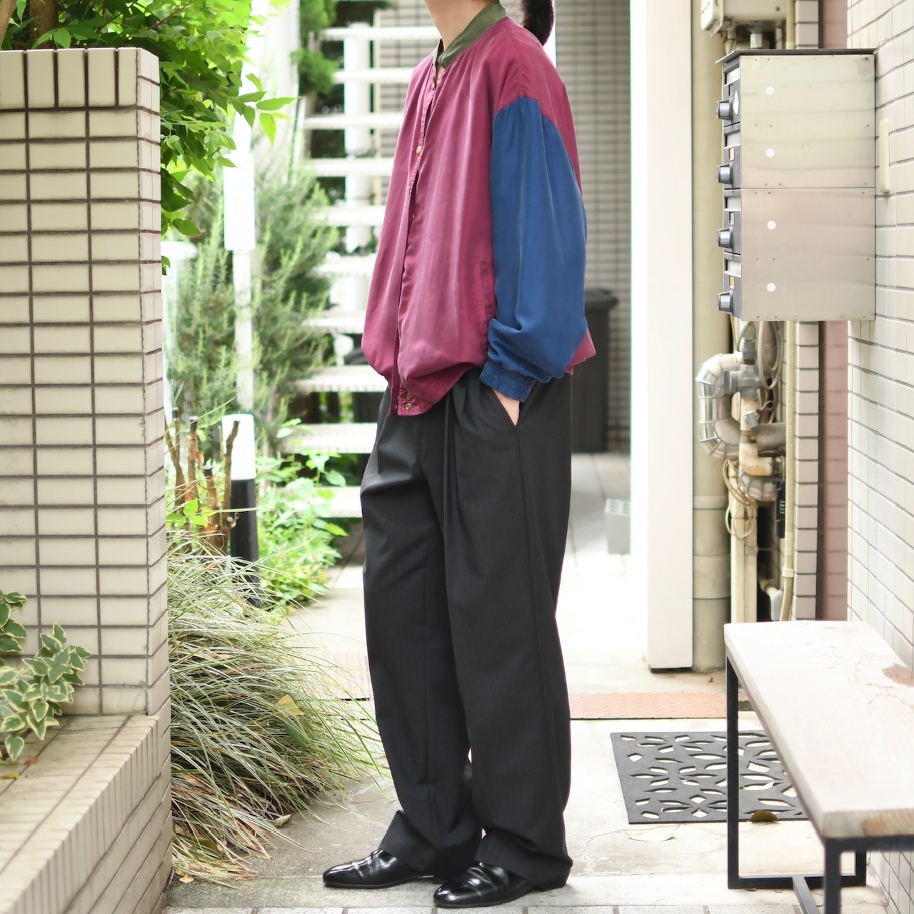 snap button type switching design silk blouson