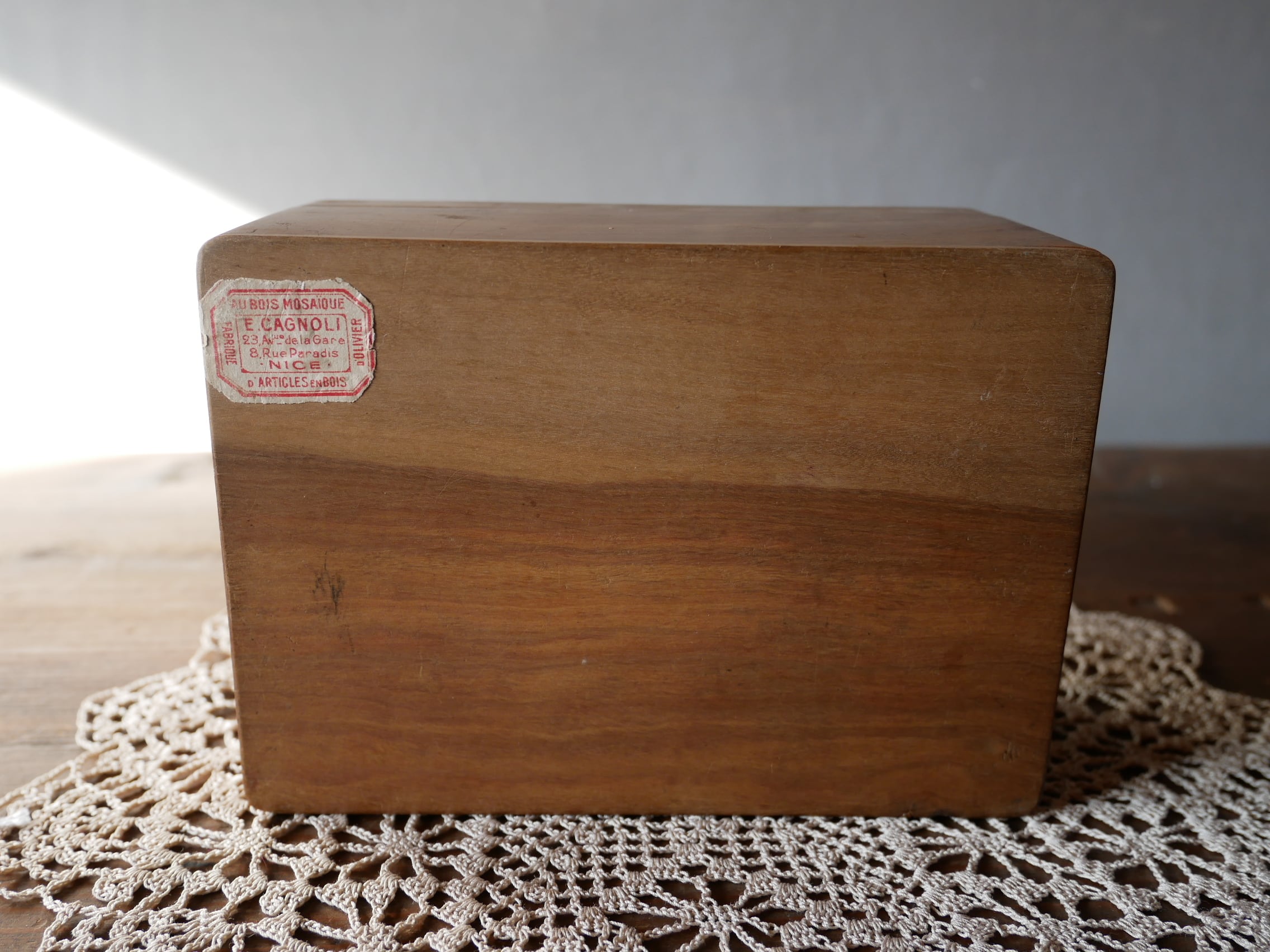 フランスアンティーク ツバメ モシュリンヌ 木箱 | フランス