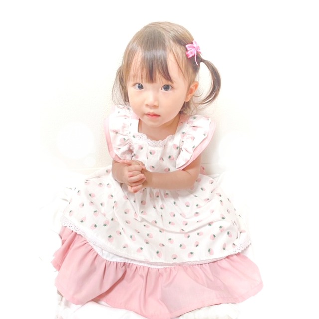 仕立屋コラボ ベビーピンクストロベリー バッククロス ワンピース ピンク Heart Spring スモッキングワンピースと可愛い子供服