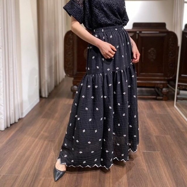 embroidery maxi skirt black
