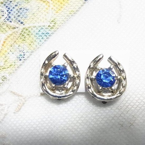 ブルーのラインストーンイヤリング　アクセサリー卸値以下でセール　K2125E