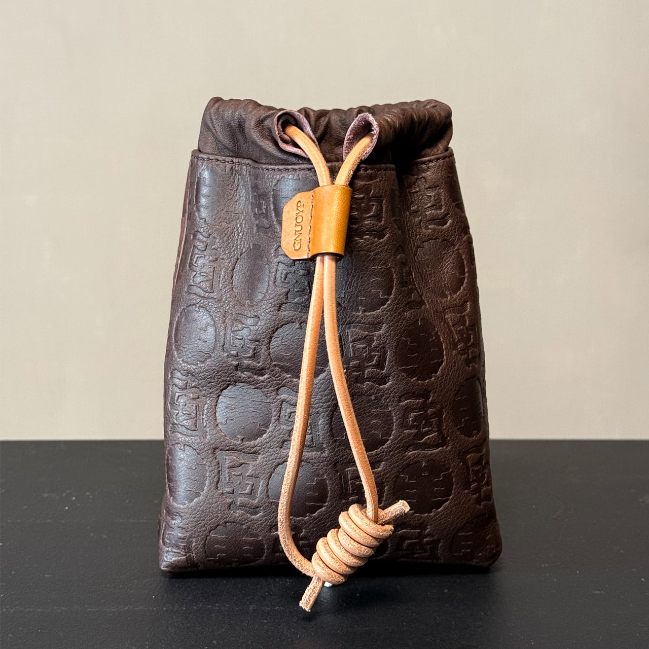 巾着BAG（S) ブラウン | GNUOYP (ニュピ)