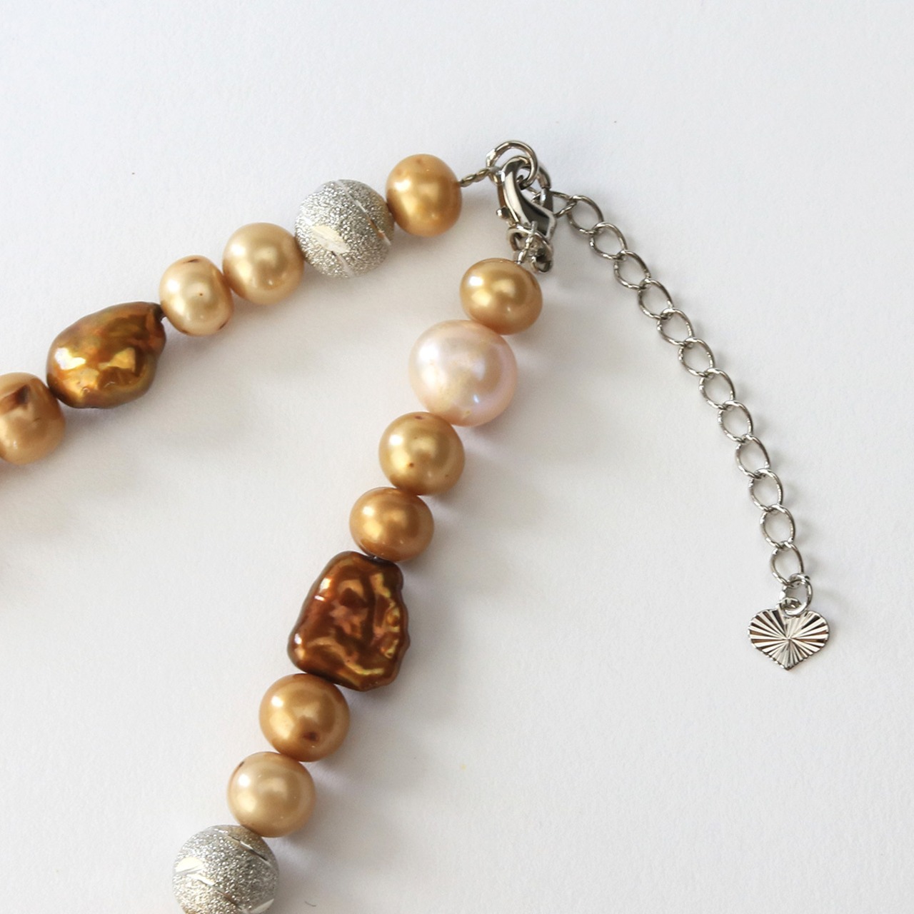 セットアップで気分上がる！数量限定 チョコレート パール ネックレス ＆ 耳物 セット ne1136