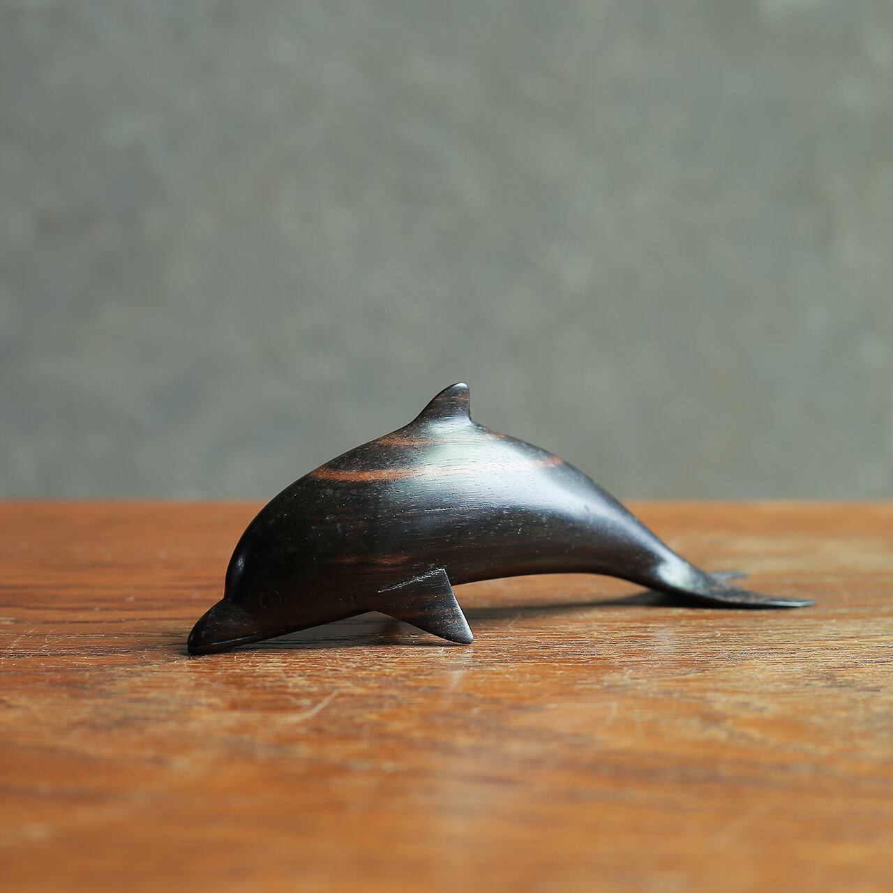 優雅に泳ぐ、木彫りのイルカ 5 | 木と、輝と。| 一点もの ヴィンテージ
