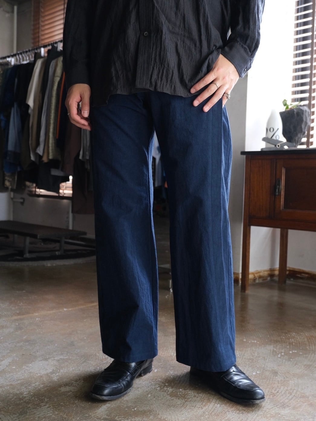 STEAF】 WAVE TUCK PANTS | THE OUR