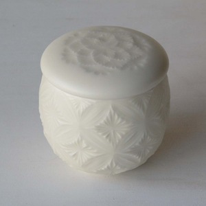 桑田智香子  蓋付壺（26-030）