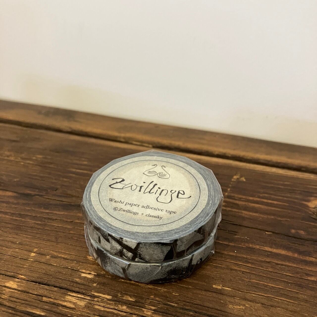 倉敷意匠計画室 ツヴィリンゲ ひっかき模様 ブラックグレー 10mmマステ KU03